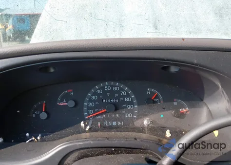 2001 Ford E-150 Commercial/Recreational from USA, damaged, VIN 1FTRE14261HA74987